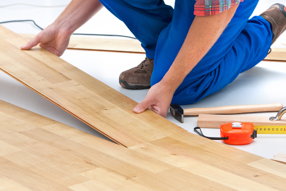 Comment poser un parquet clipsé